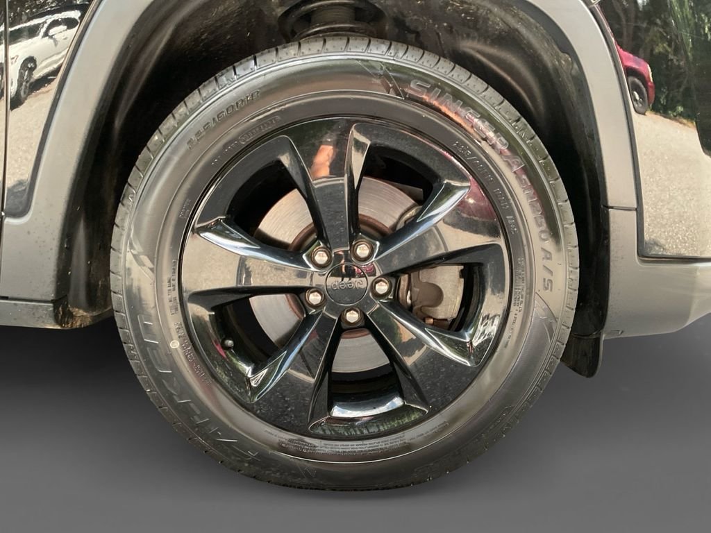 Used 2019 Black Jeep Latitude Plus image 16