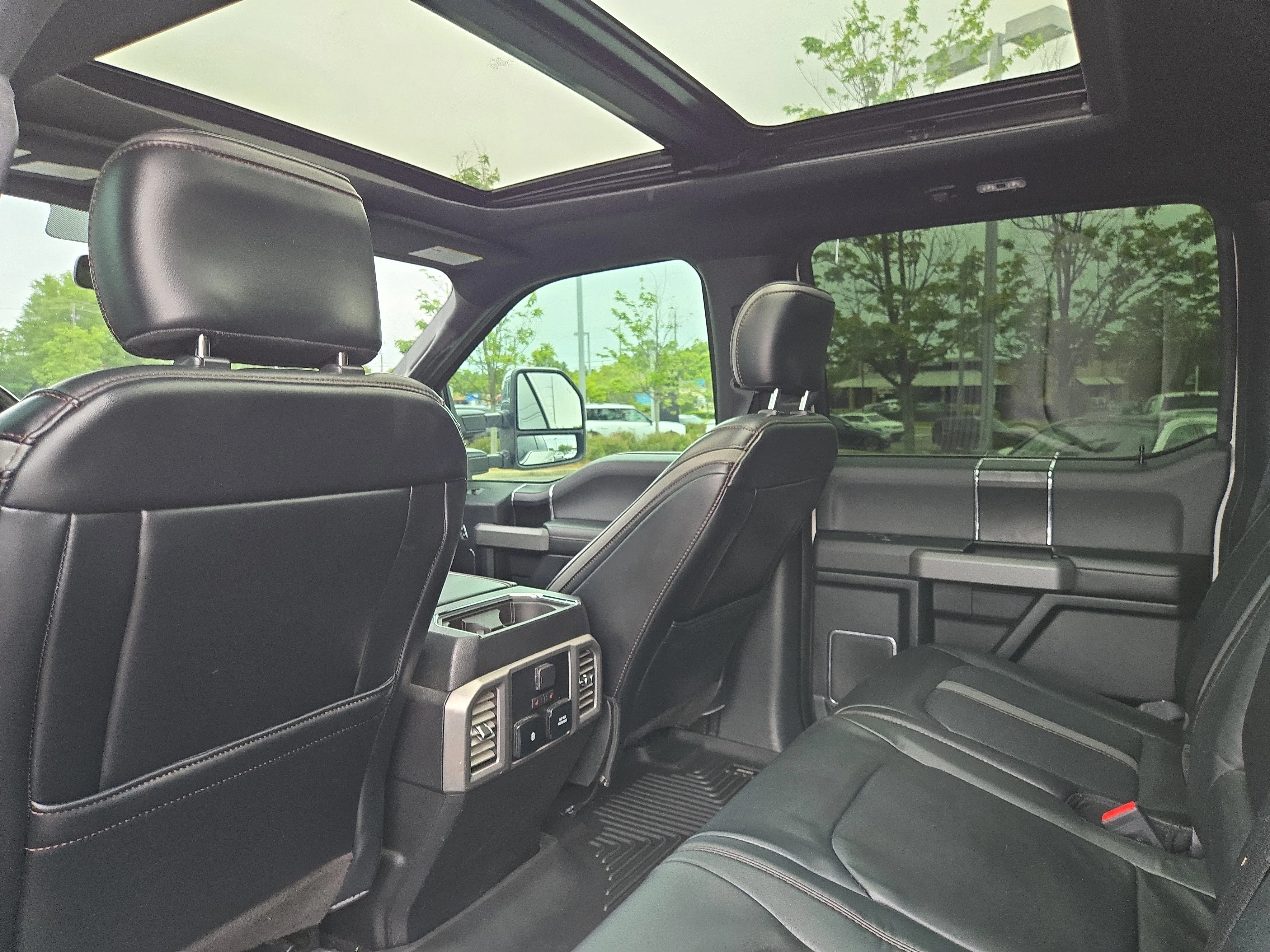 2019 Ford F-150 Platinum - Photo 14