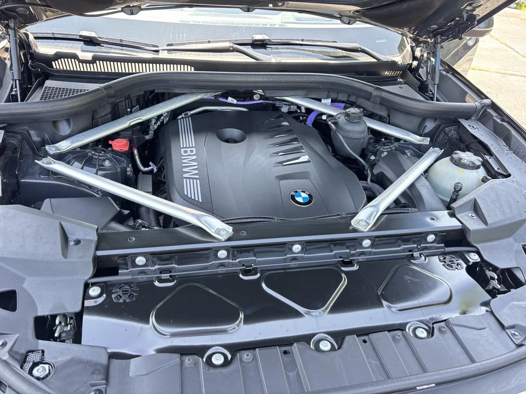 Used 2026 Gray BMW sDrive40i image 13