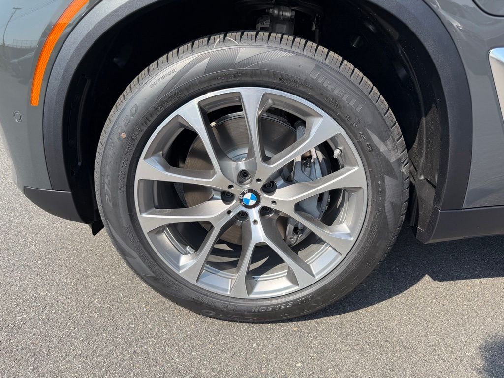 New 2026 Dravit Grey Metallic BMW xDrive50e image 6
