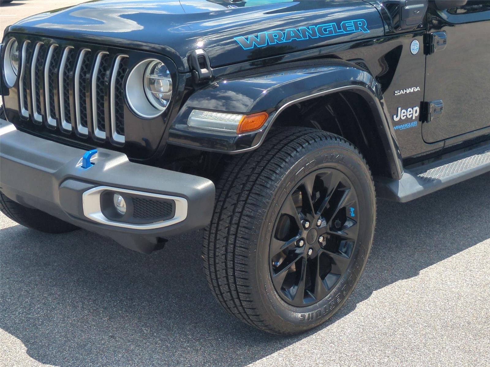 Used 2022 Black Clearcoat Jeep Unlimited Sahara image 9
