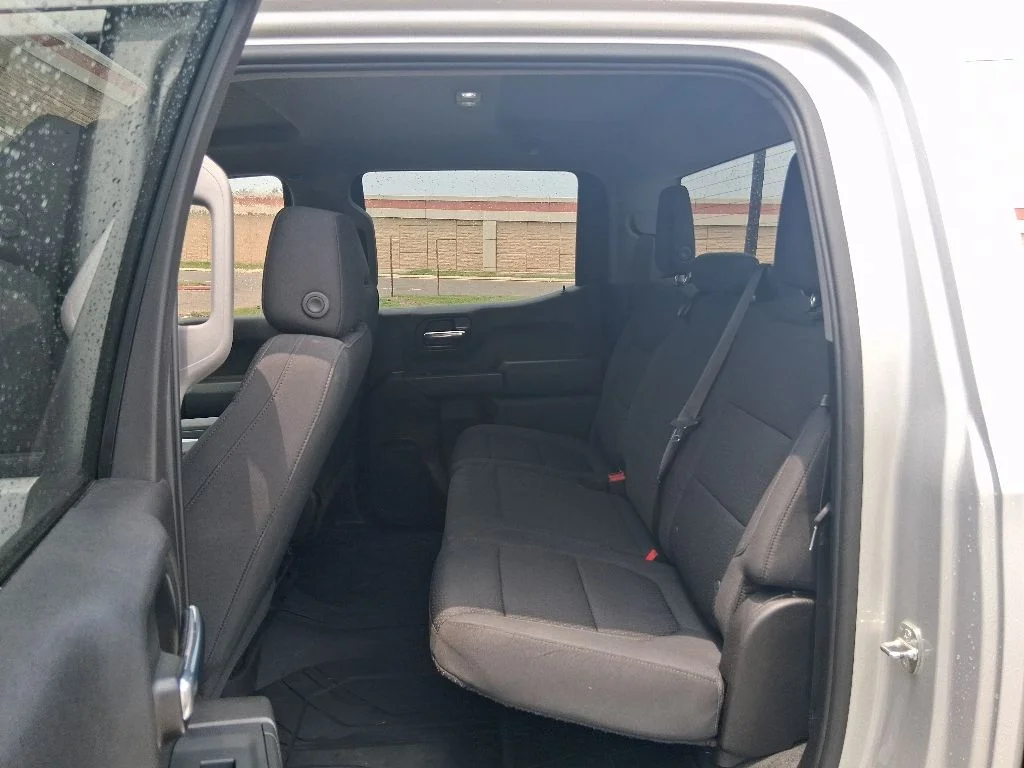 Used 2022 Silver Chevrolet Custom image 16