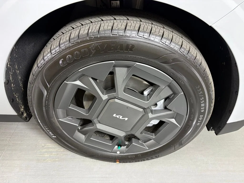 New 2026 Ceramic Silver Kia EX image 10