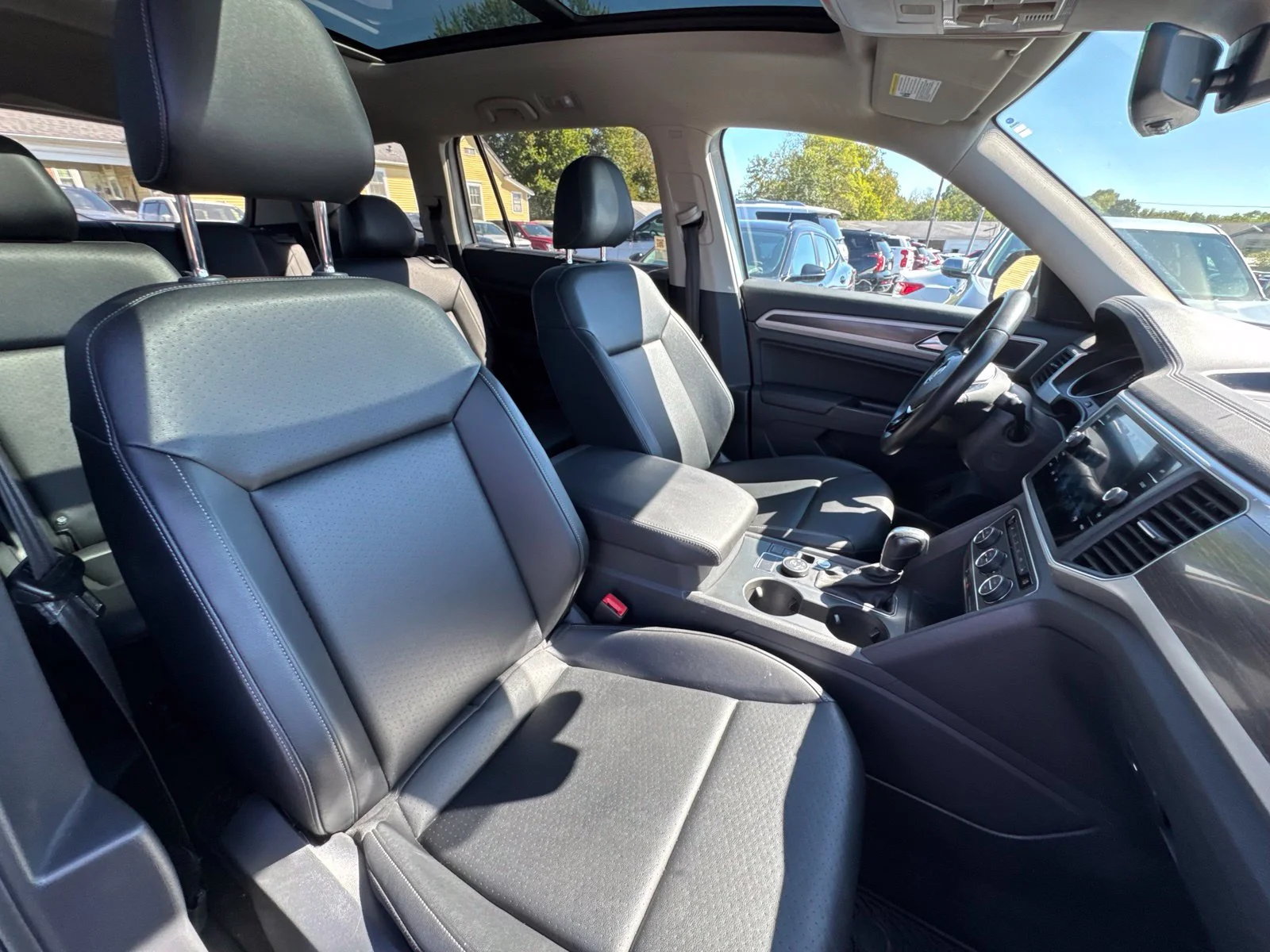 Used 2019  Volkswagen 3.6L V6 SE image 35