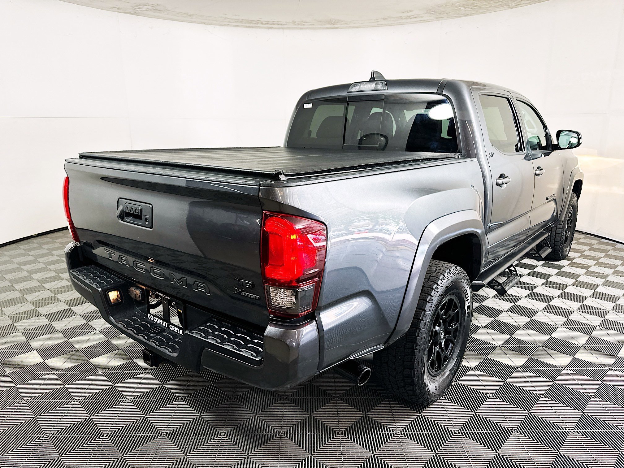 2022 Toyota Tacoma thumbnail 5