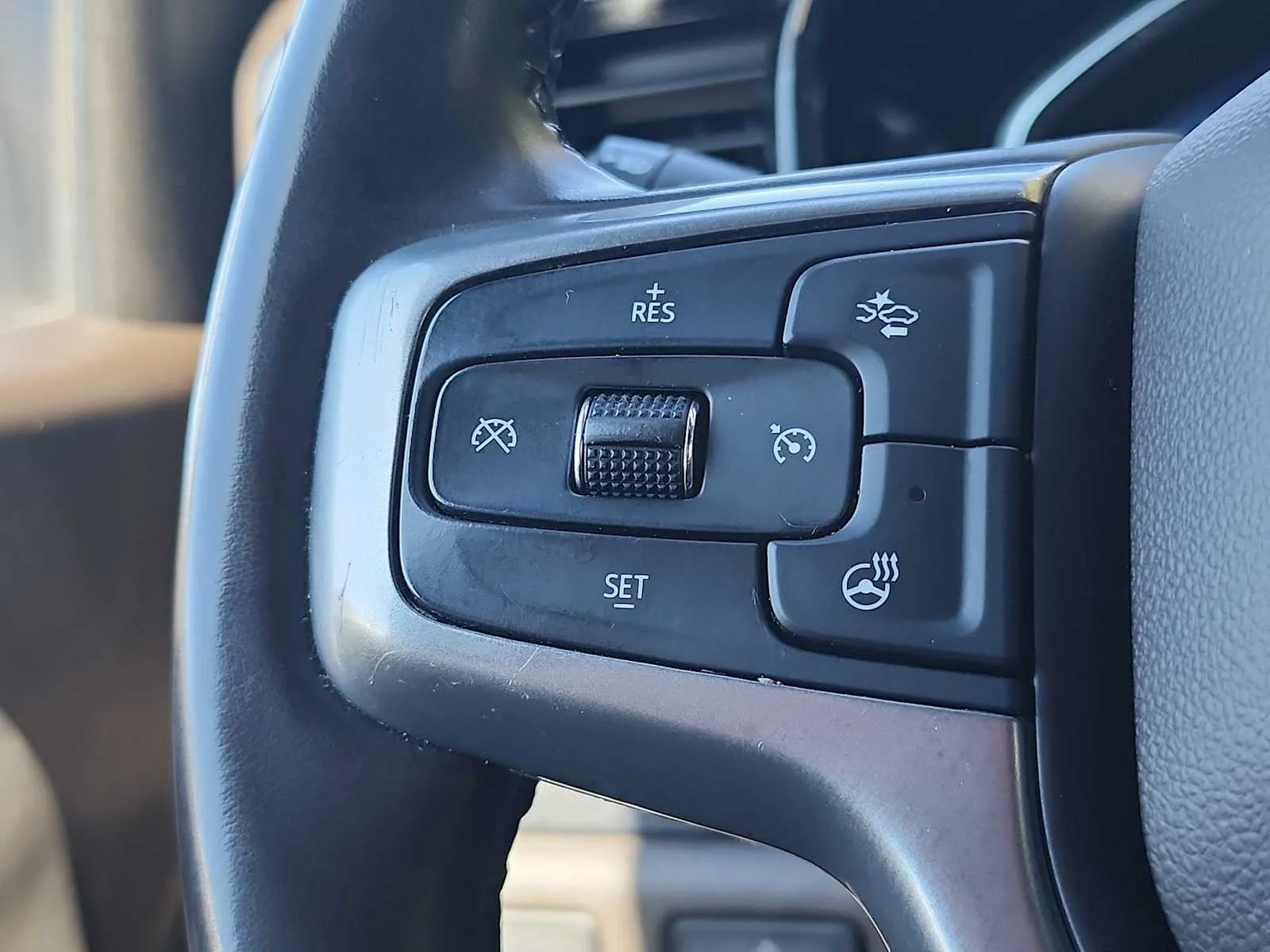 Used 2025 Summit White Chevrolet LT image 13
