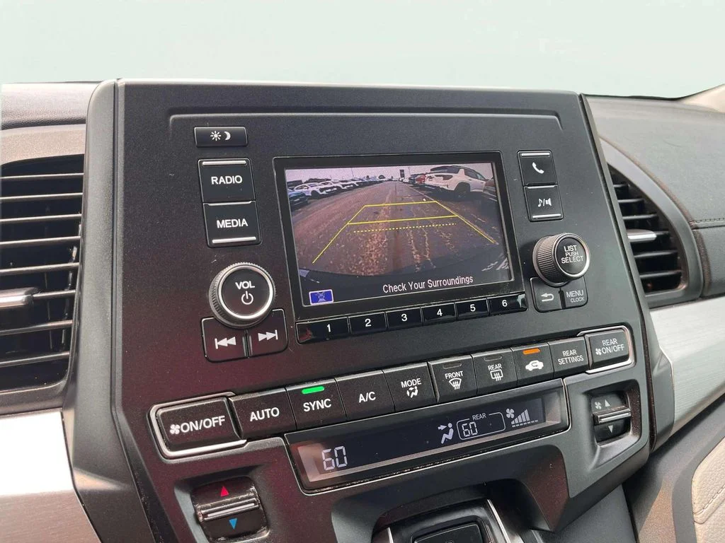 Used 2019 Modern Steel Metallic Honda LX image 11