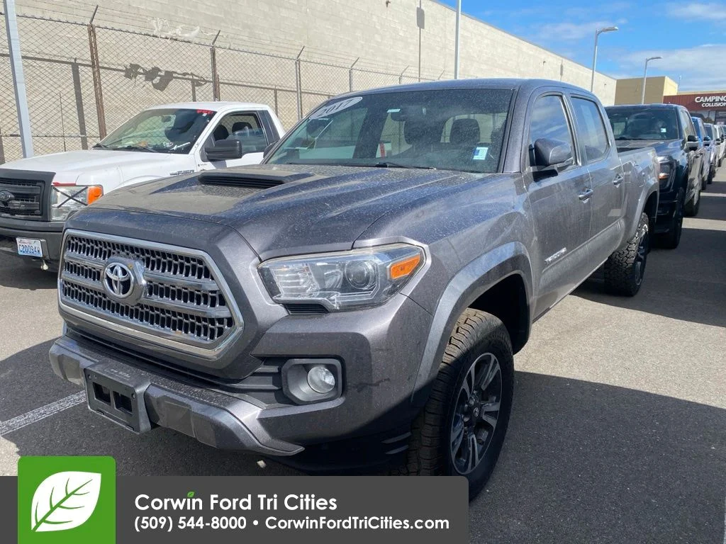 2017 Toyota Tacoma 4x4 Double Cab V6 SR5 6AT's photo