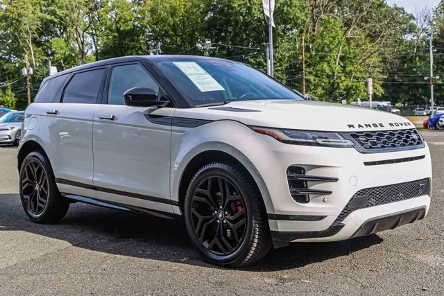 Used 2023  Land Rover R-Dynamic SE image 1