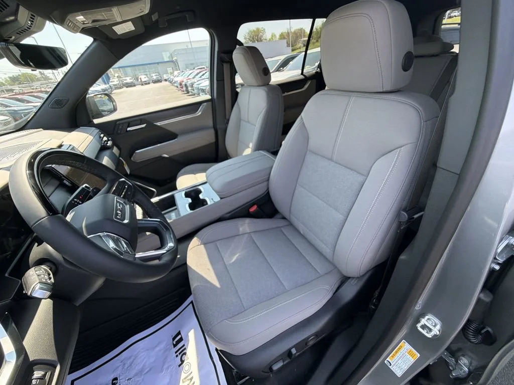 New 2026 Sterling Metallic GMC Elevation image 17