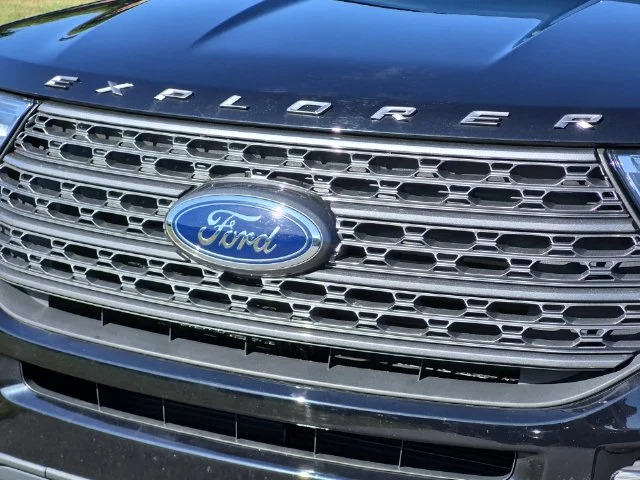 Used 2024 Black Ford XLT image 36