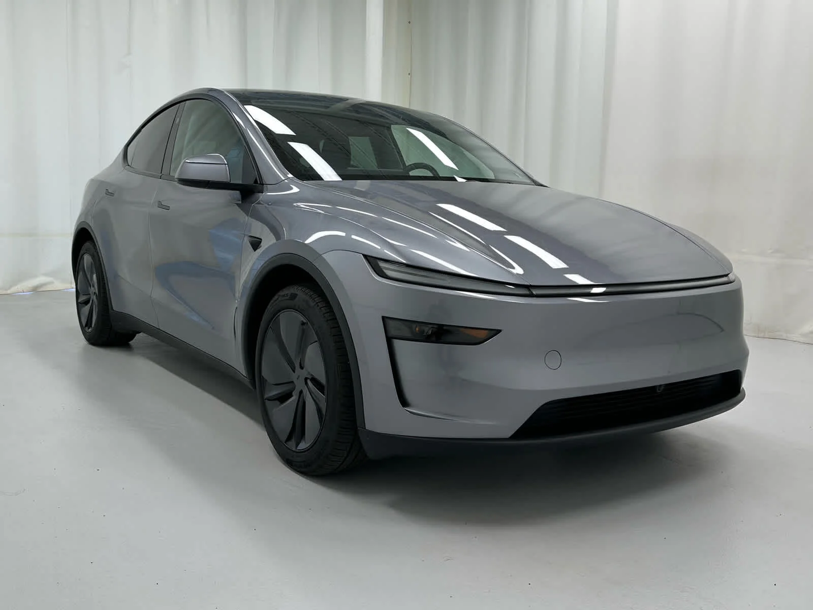 Used 2026 Quicksilver Tesla Premium image 2