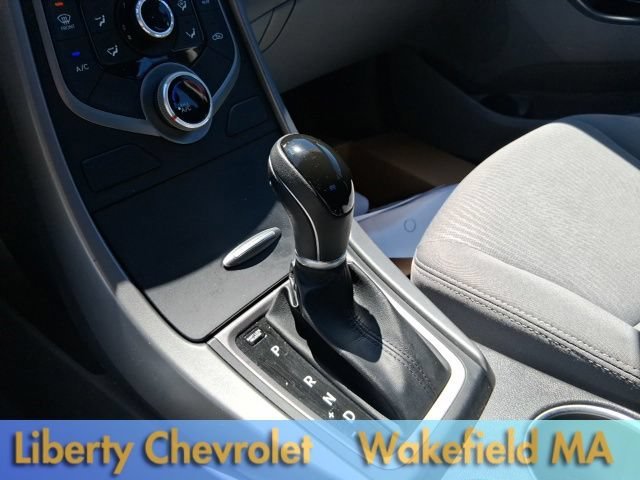 Used 2016  Hyundai SE image 19