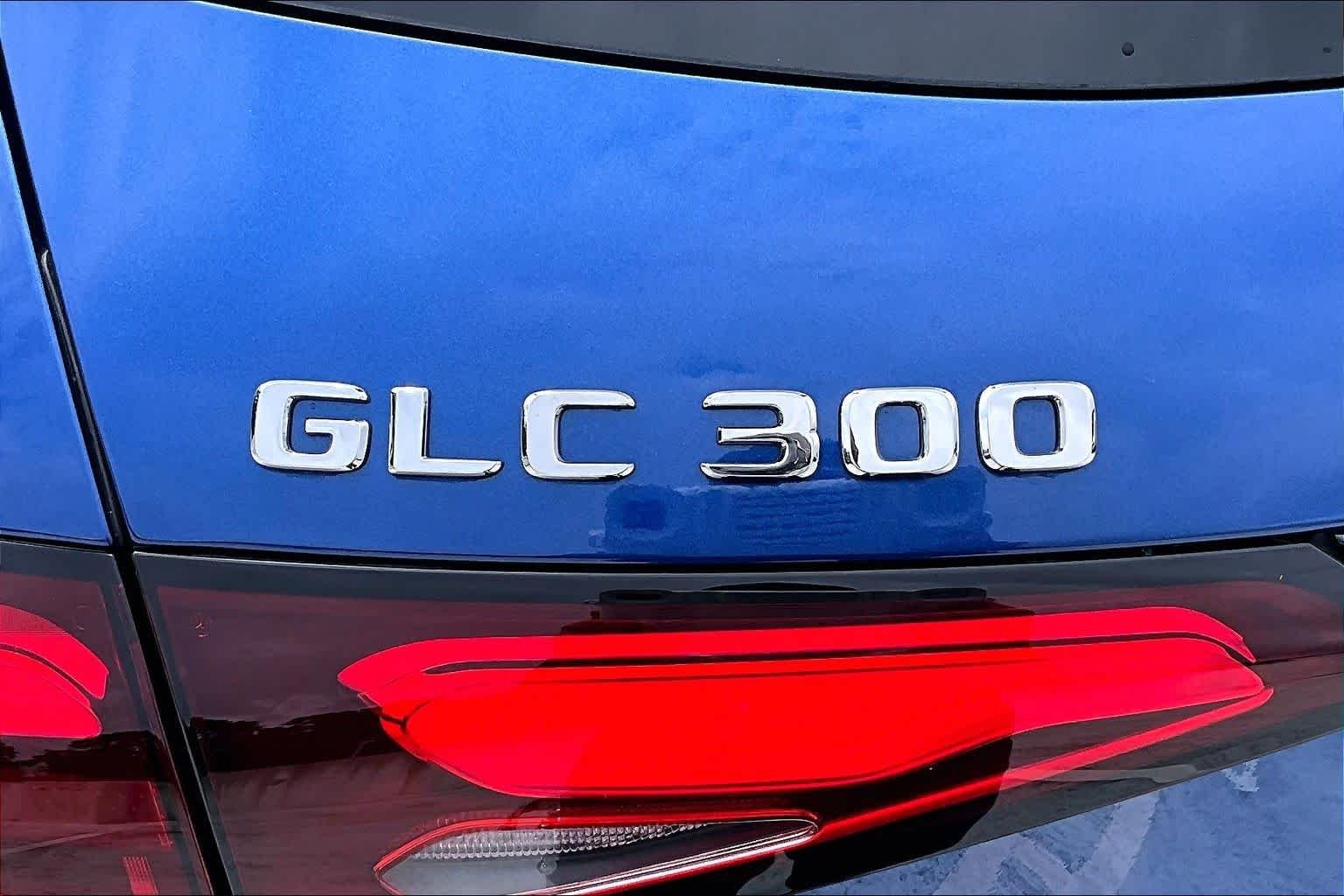Used 2026 Starling Blue Metallic Mercedes-Benz GLC 300 image 30