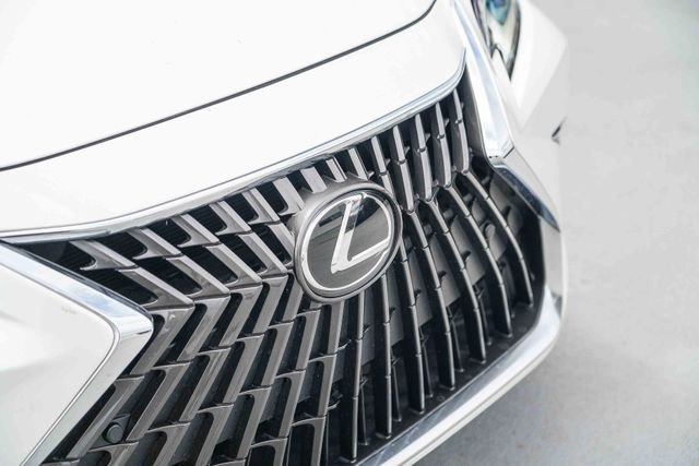 Certified Used 2025 White Lexus 300h image 3