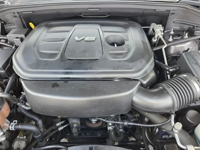 Used 2019 Gray Jeep Limited image 31