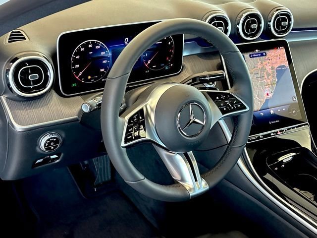 New 2026 MANUFAKTUR Moonlight White Metallic Mercedes-Benz C 300 image 41