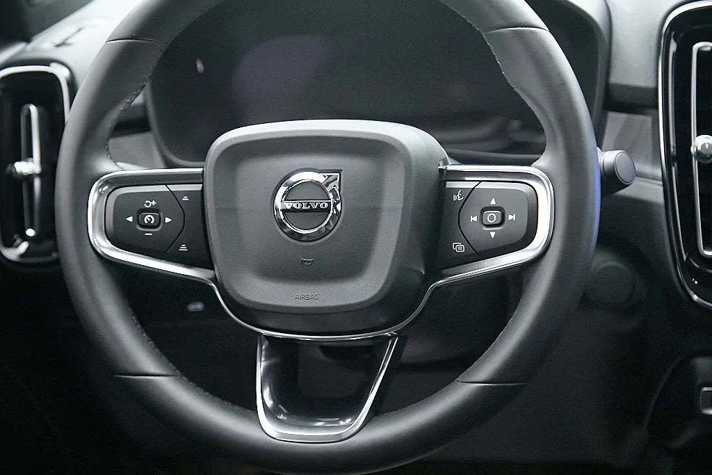 Certified Used 2023 Thunder Grey Volvo Ultimate image 25