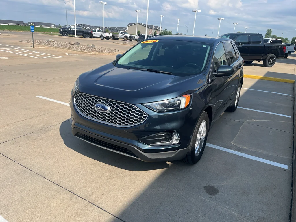 Used 2024 Stone Blue Metallic Ford SEL image 4