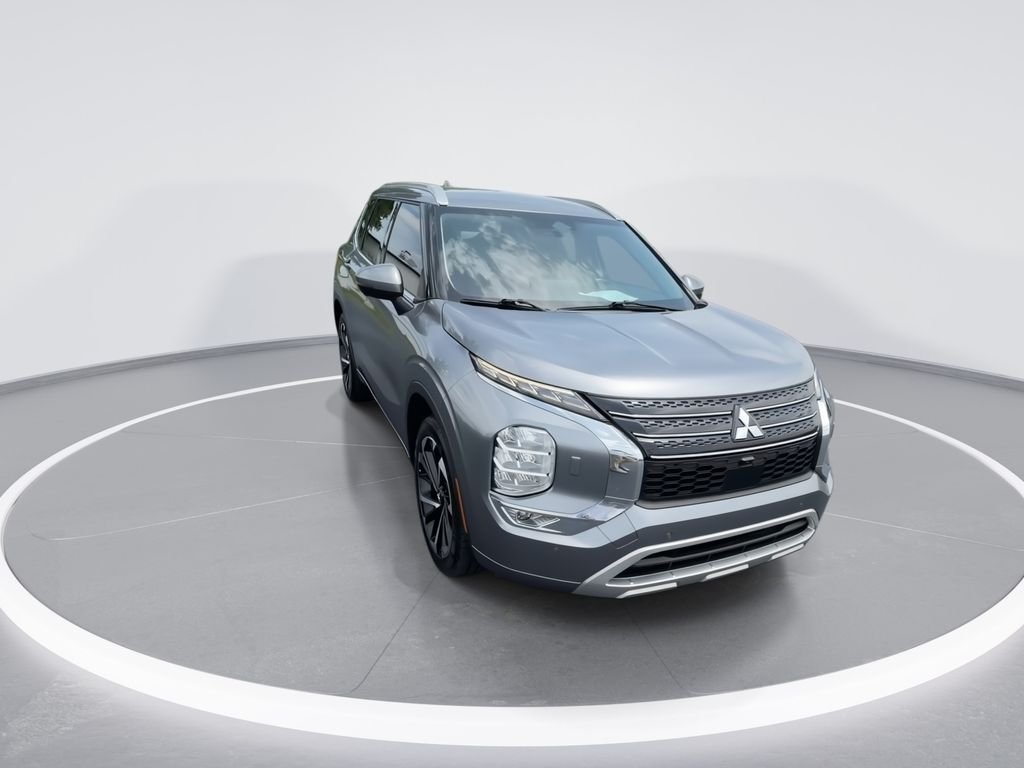 Used 2022 Gray Mitsubishi SEL image 3