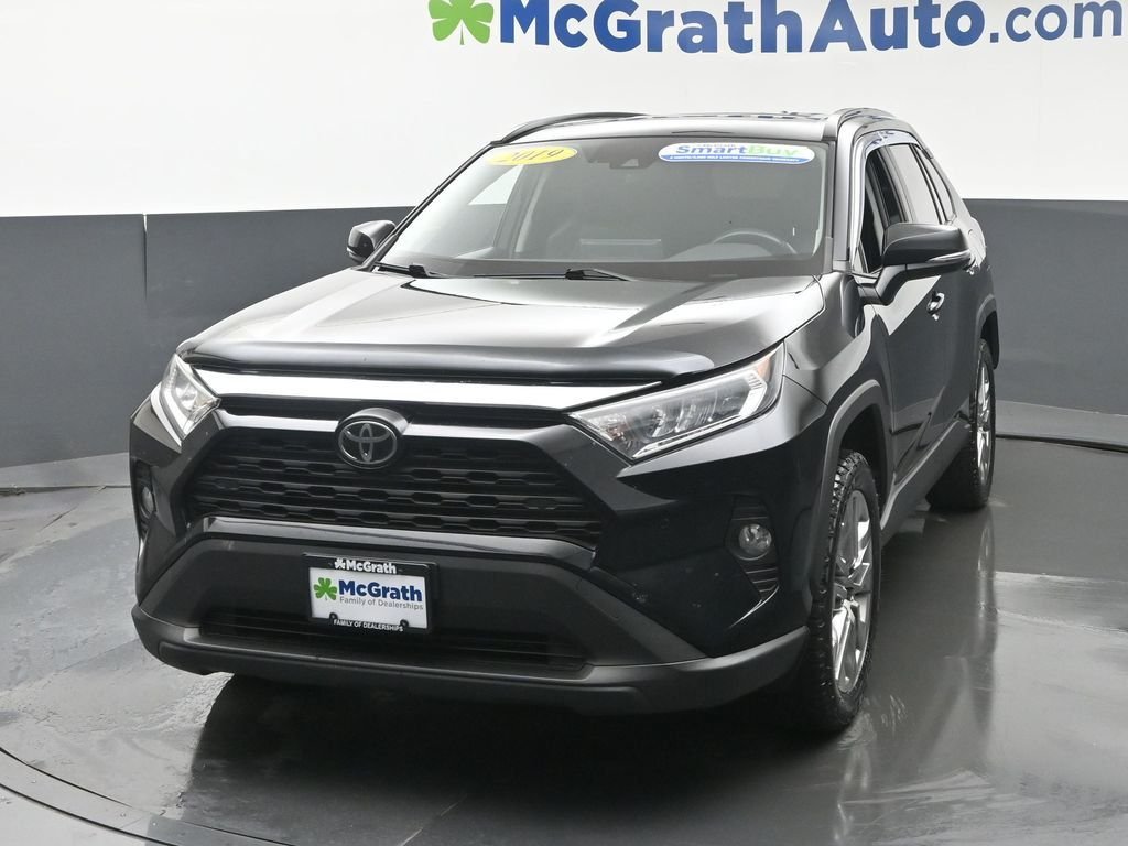 Used 2019 Black Toyota XLE Premium image 23