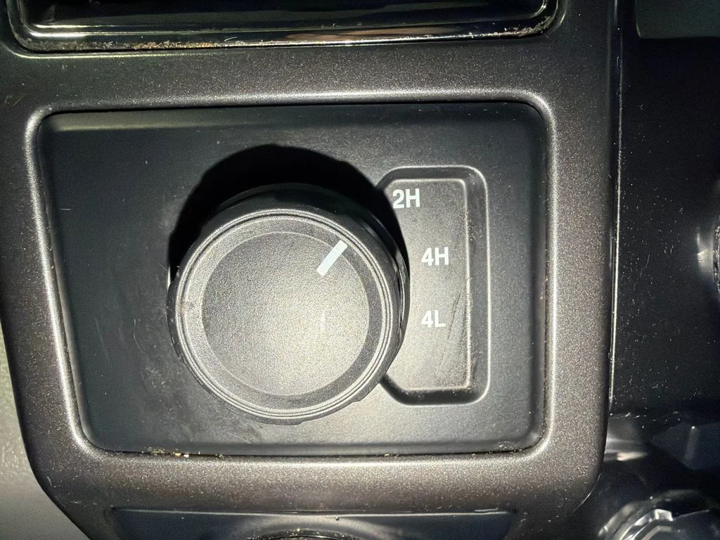 Used 2017 LIGHTNING BLUE Ford XLT image 28