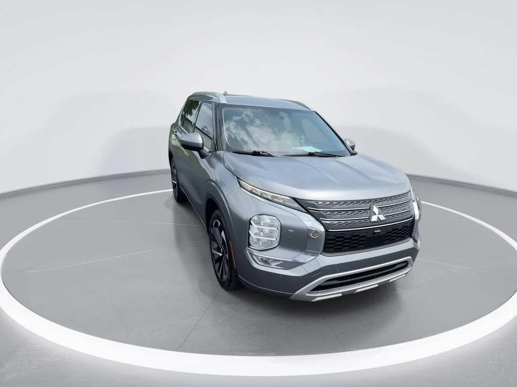 Used 2022 Gray Mitsubishi SEL image 3