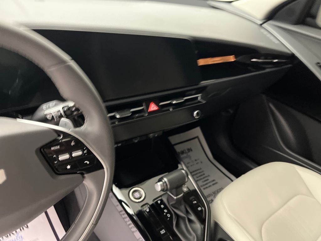 Used 2025 Gray Kia EX Touring image 19
