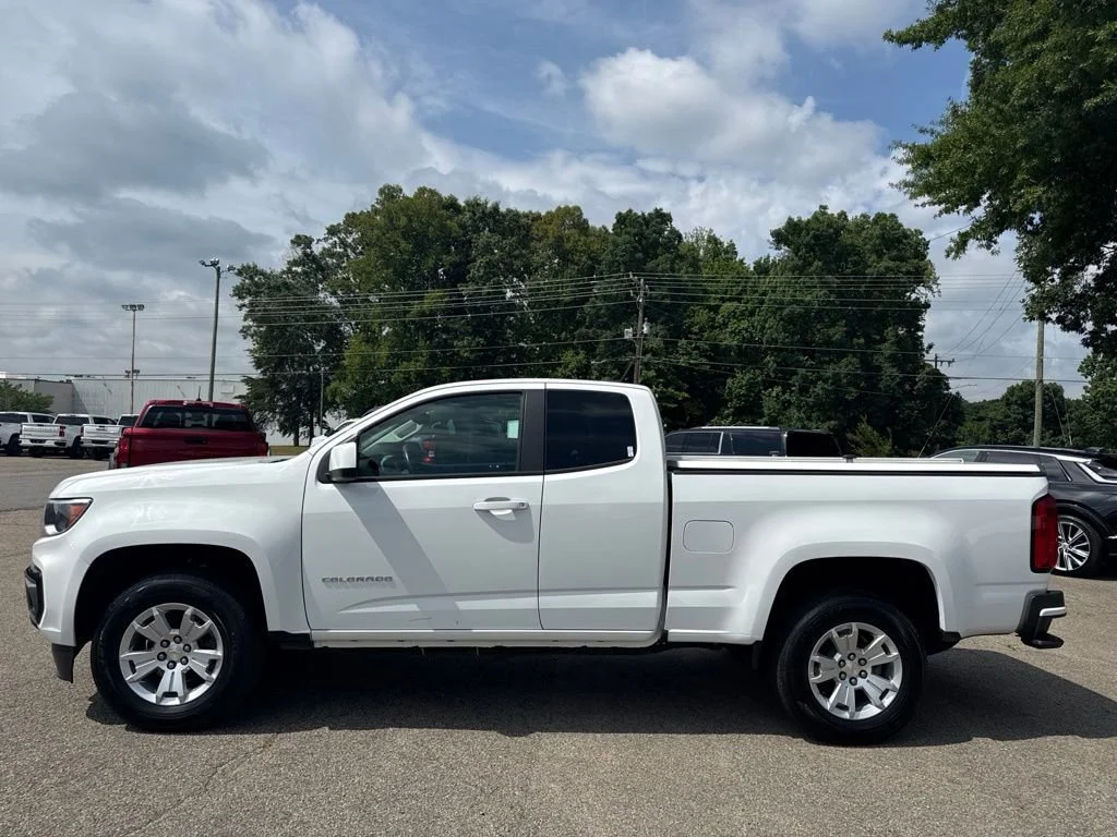 Used 2022 Summit White Chevrolet LT image 2