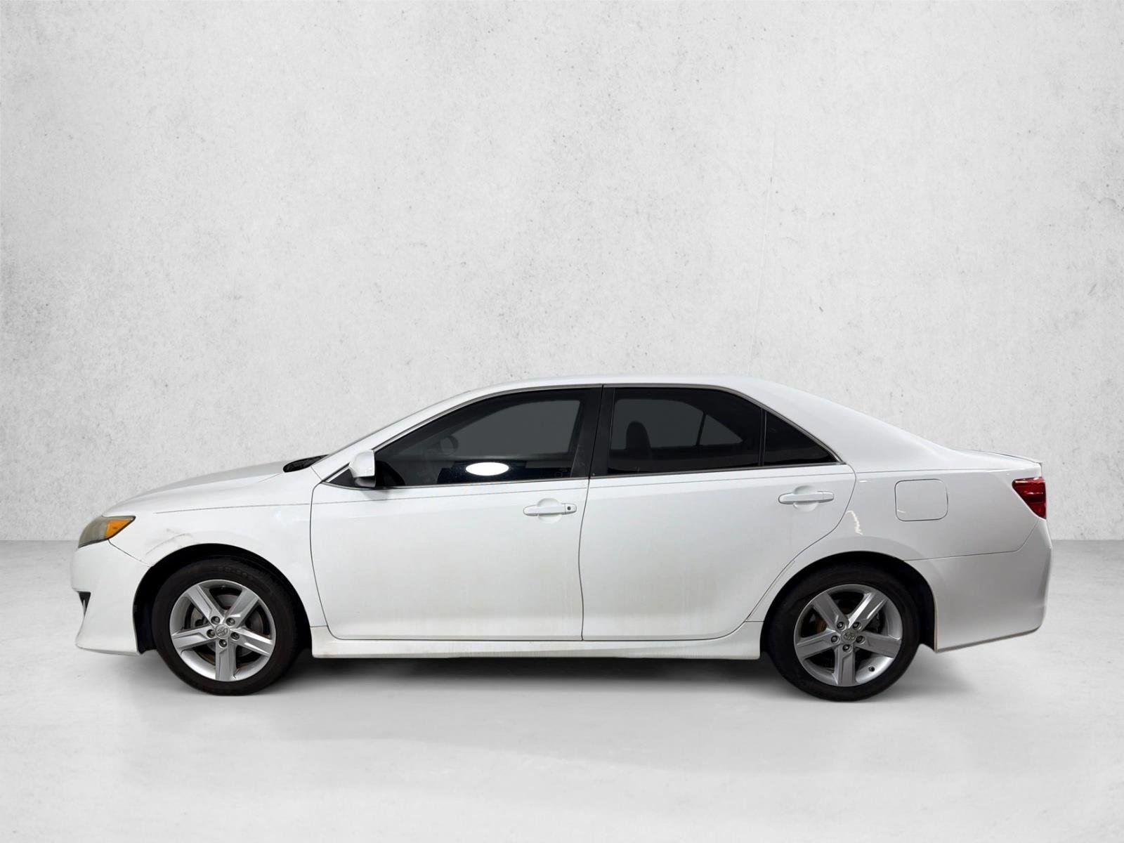 Used 2014 Super White Toyota SE image 6