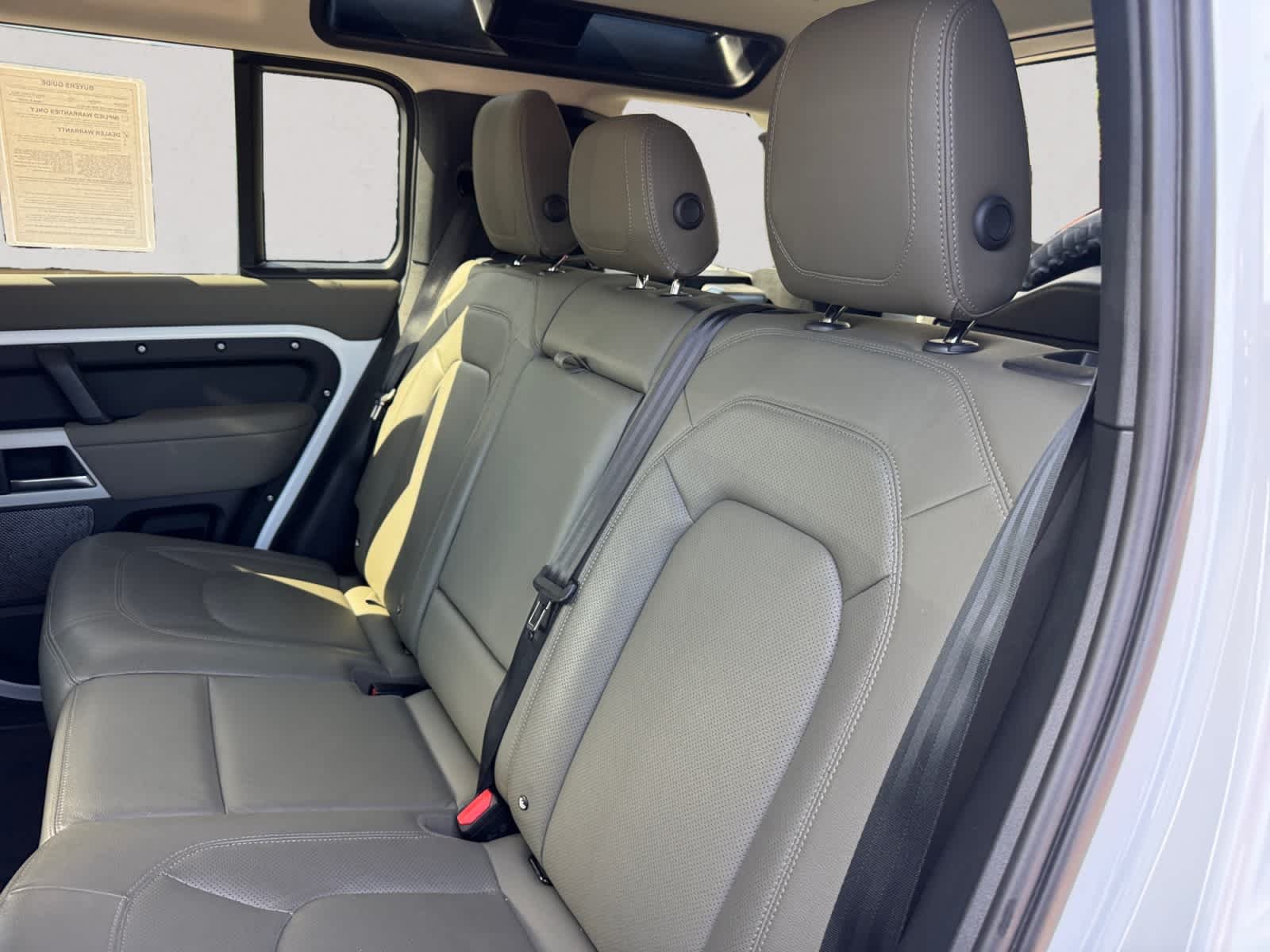 Used 2024  Land Rover S image 13