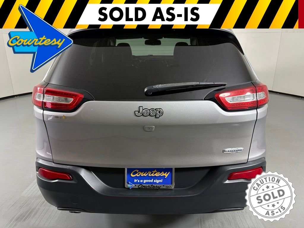Used 2018 Silver Jeep Latitude Plus image 7