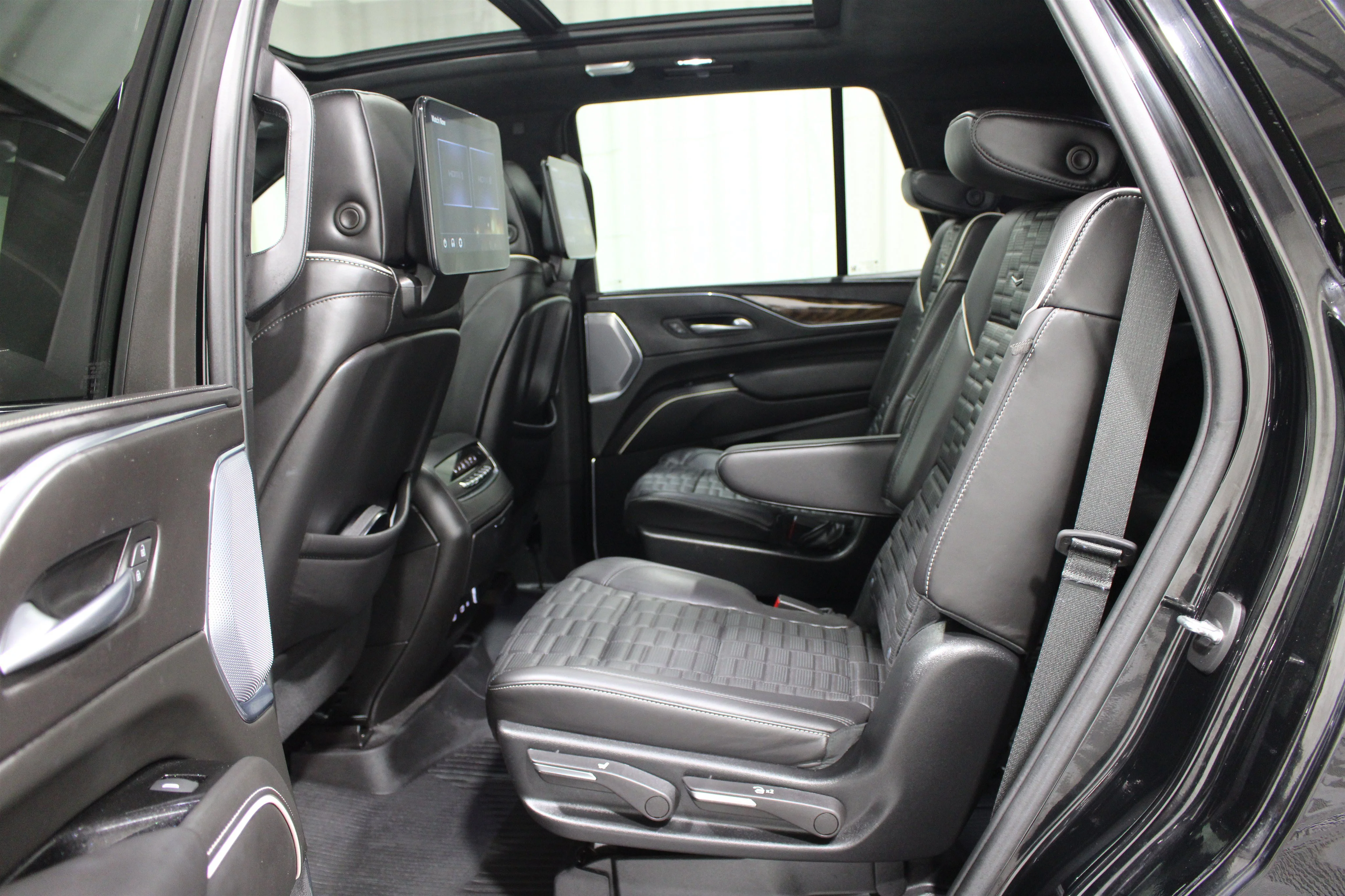 2023 Cadillac Escalade Sport Platinum - Photo 24