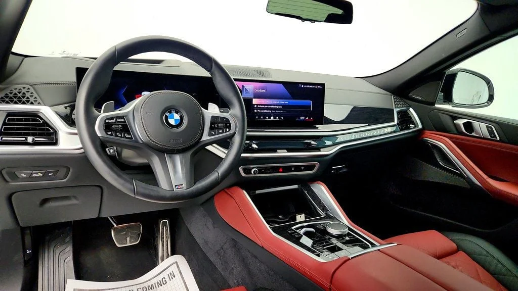 Used 2025 Mineral White Metallic BMW xDrive40i SAC w/ Climate Comfort, Premium & M Sport Pro. Pkgs image 13