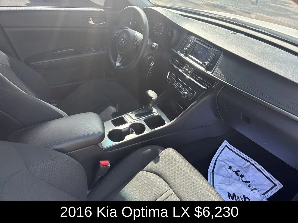 Used 2016 White Kia LX image 16