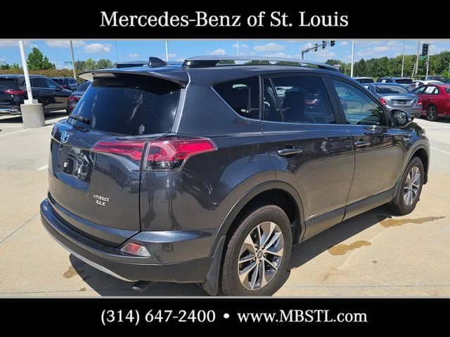 Used 2017 Gray Toyota XLE image 3