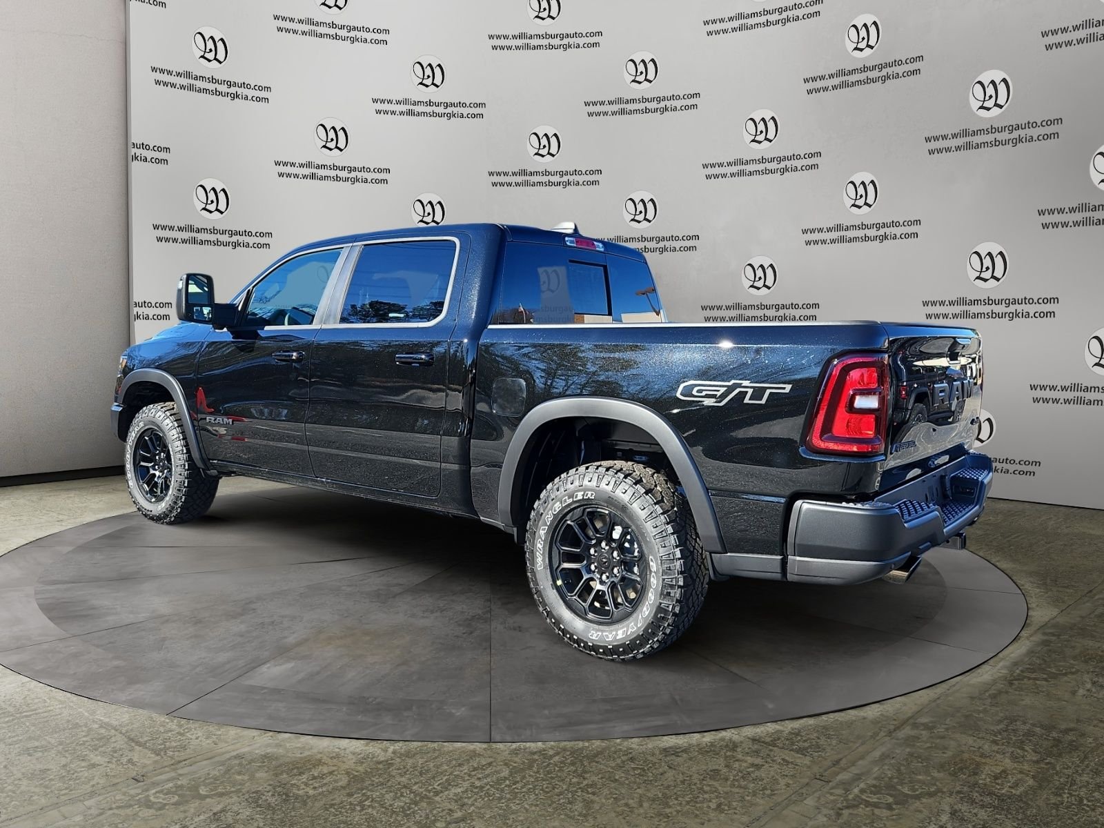 New 2026 Diamond Black Crystal Pearl-Coat Exterior Paint RAM Rebel image 3