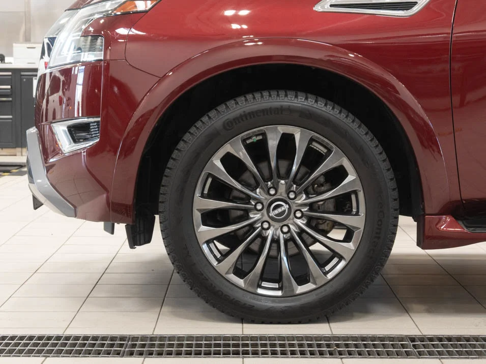 Certified Used 2023 NAW-Coulis Red Pea Nissan Platinum image 17