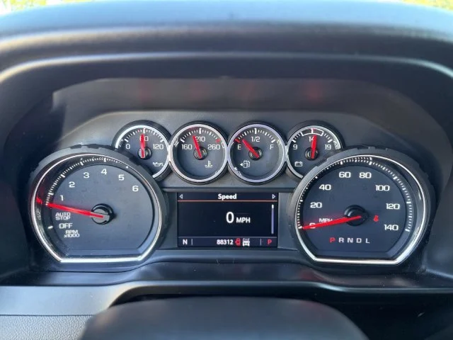 Used 2020 Gray Chevrolet LT image 4