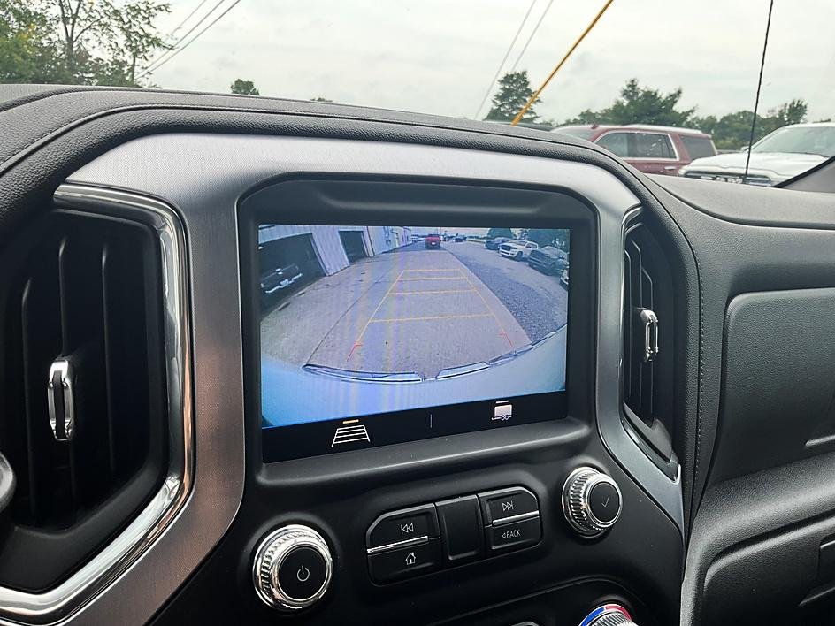 Used 2020 White GMC Elevation image 24