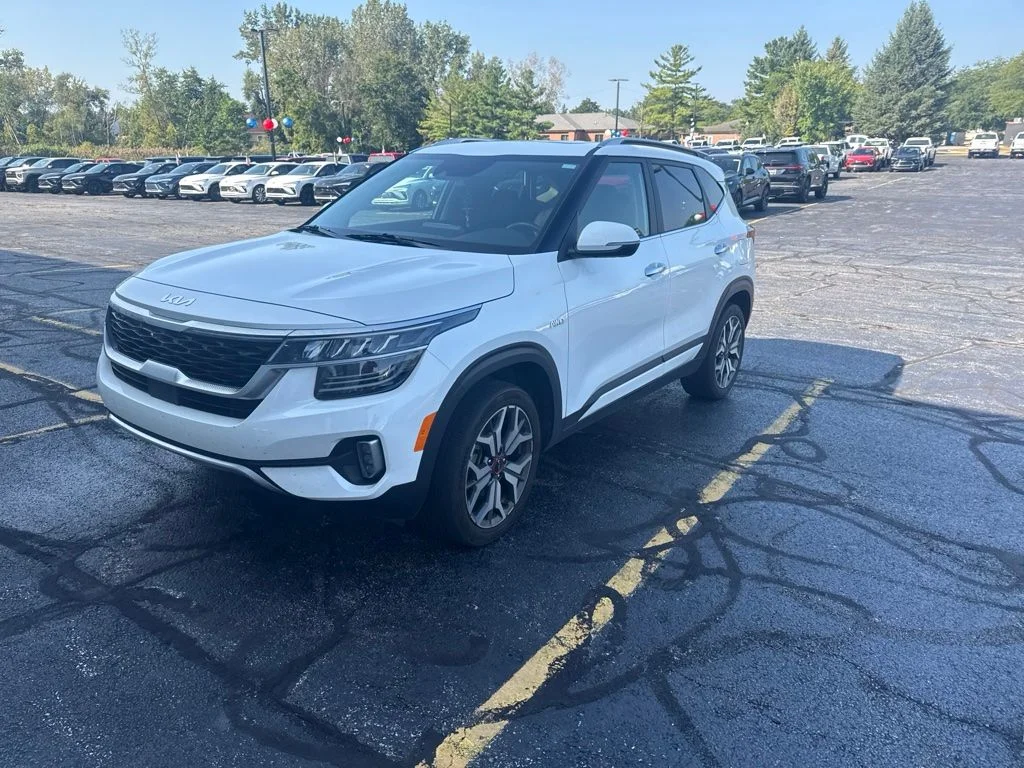Used 2022 White Kia SX image 1