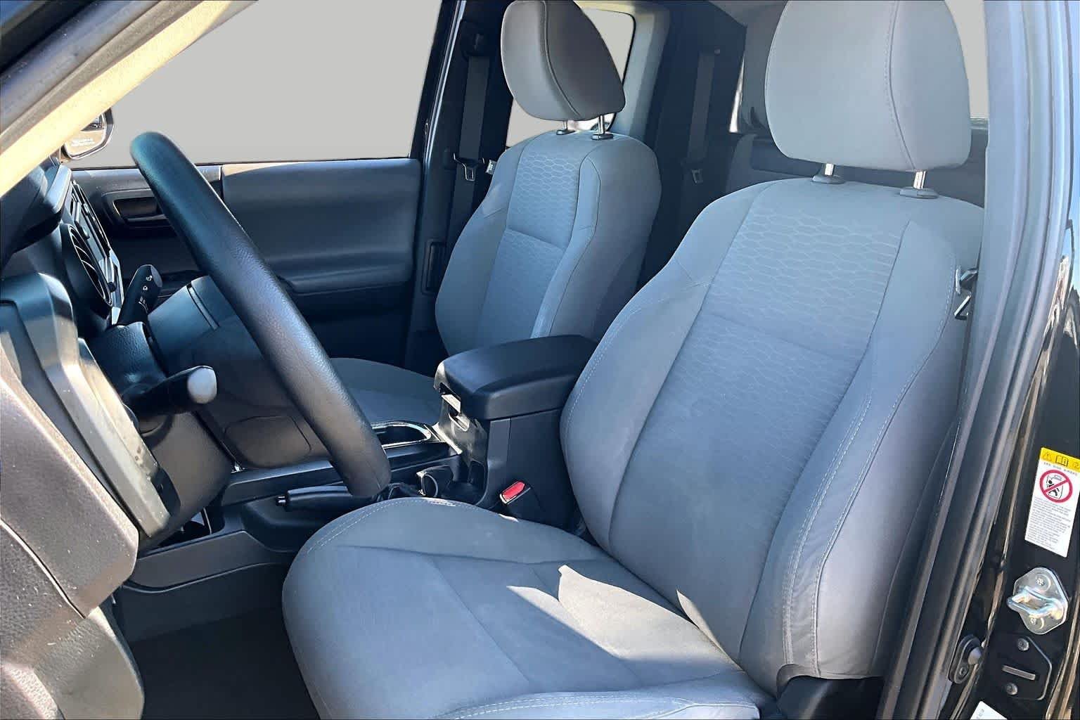 Used 2018 Midnight Black Metallic Toyota SR image 7