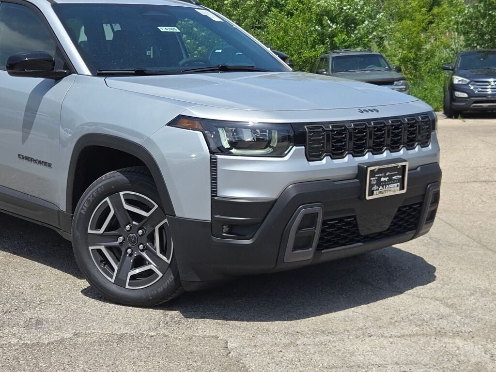 New 2026 Silver Zynith Clearcoat Jeep Limited image 2