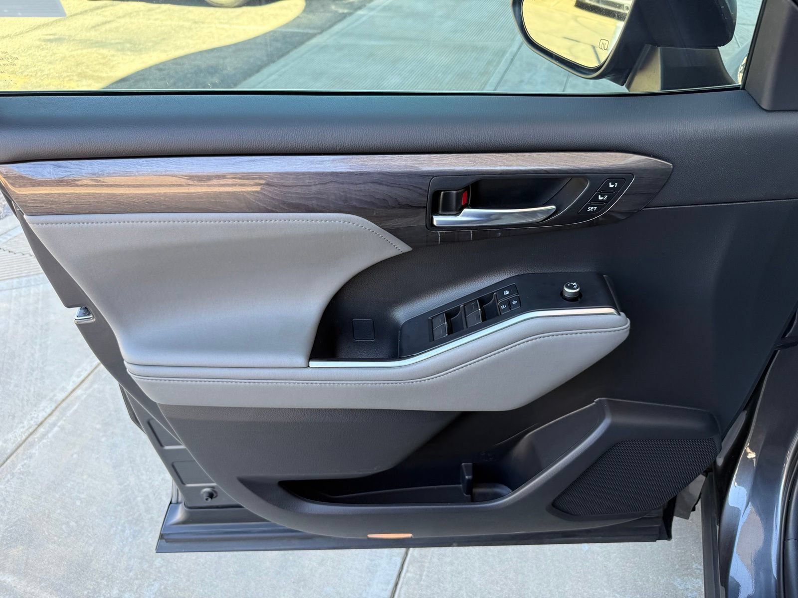 Used 2021 Gray Toyota Platinum image 11