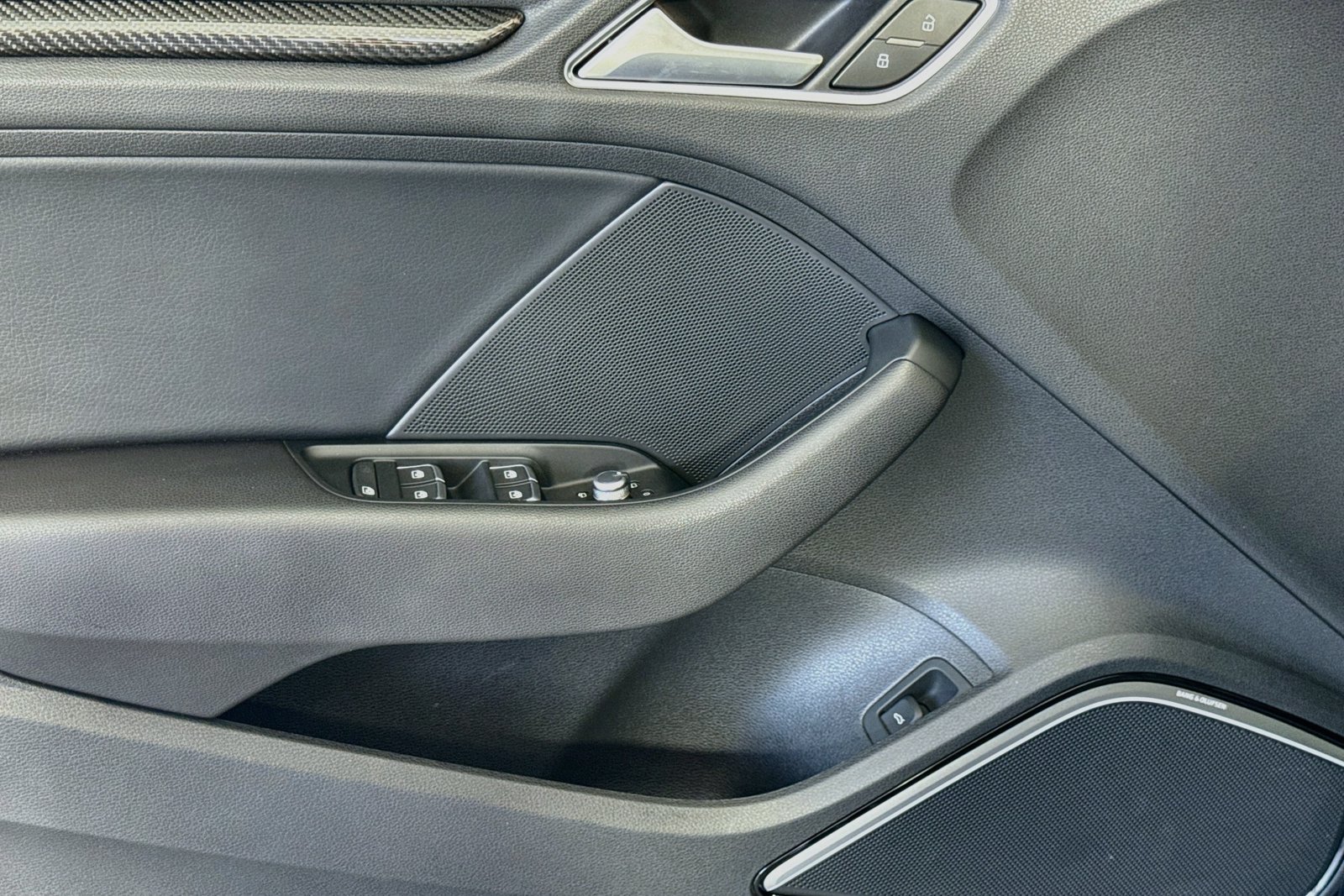 Used 2019 Navarra Blue Metallic Audi Prestige image 17