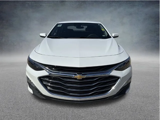 Used 2025 White Chevrolet LT image 5