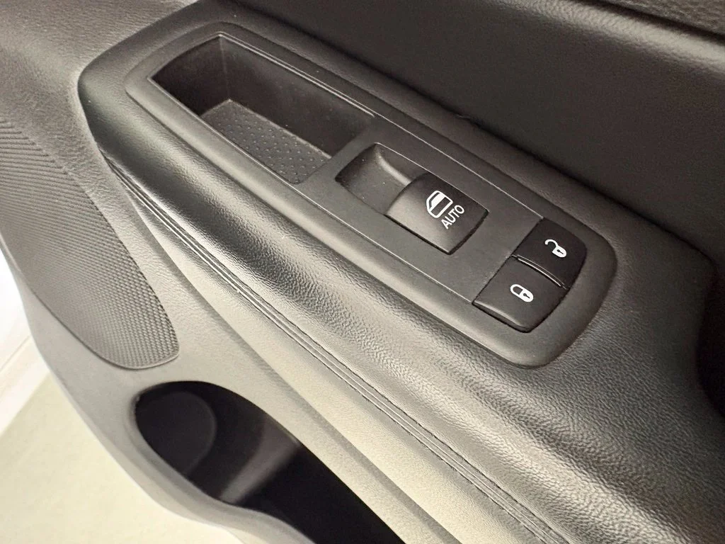 Used 2019 White Jeep Altitude image 13