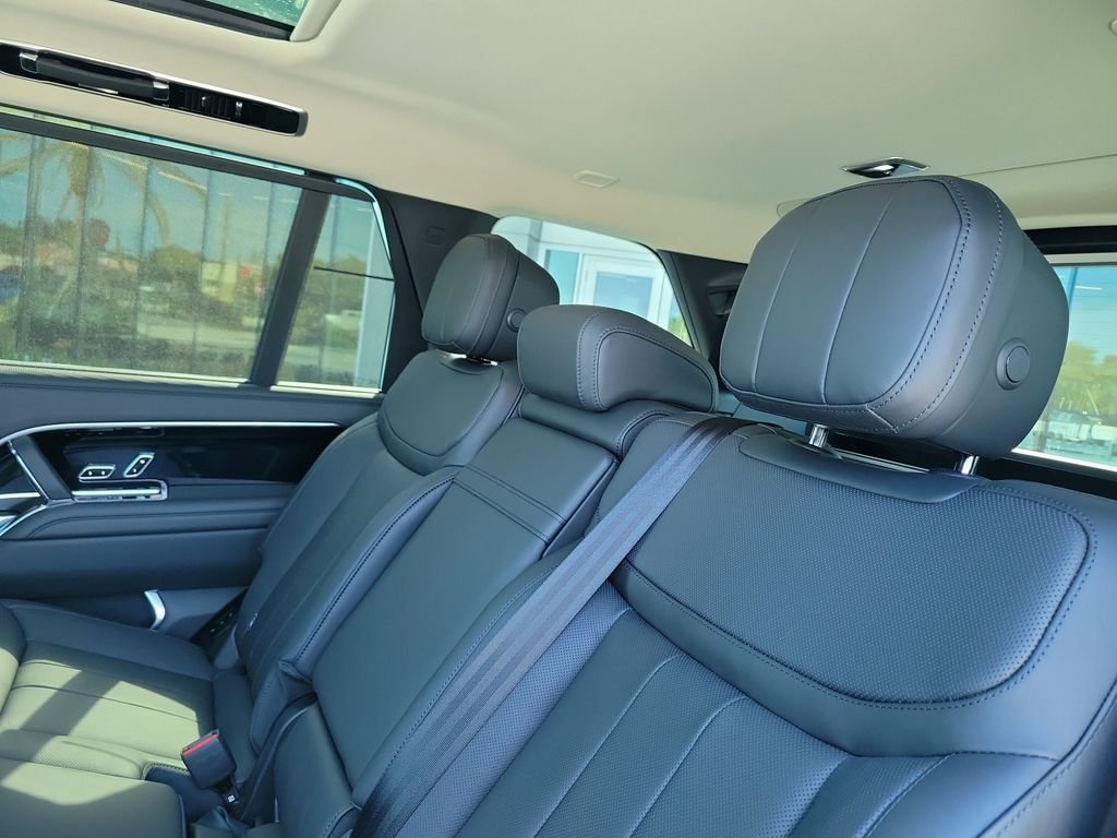 New 2026 Fuji White Land Rover SE image 15