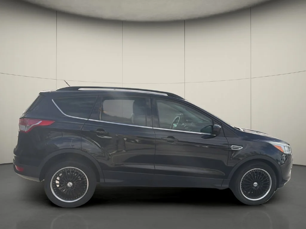 Used 2014 Black Ford SE image 8