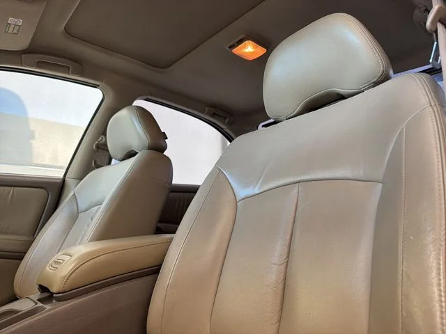 Used 2000 Black Obsidian INFINITI  image 16